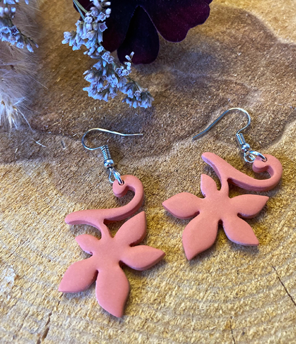 roze zalm oorbellen lelie bloemen