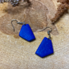 The Quirky Triangle-620x720-2 blauw glitters oorbellen